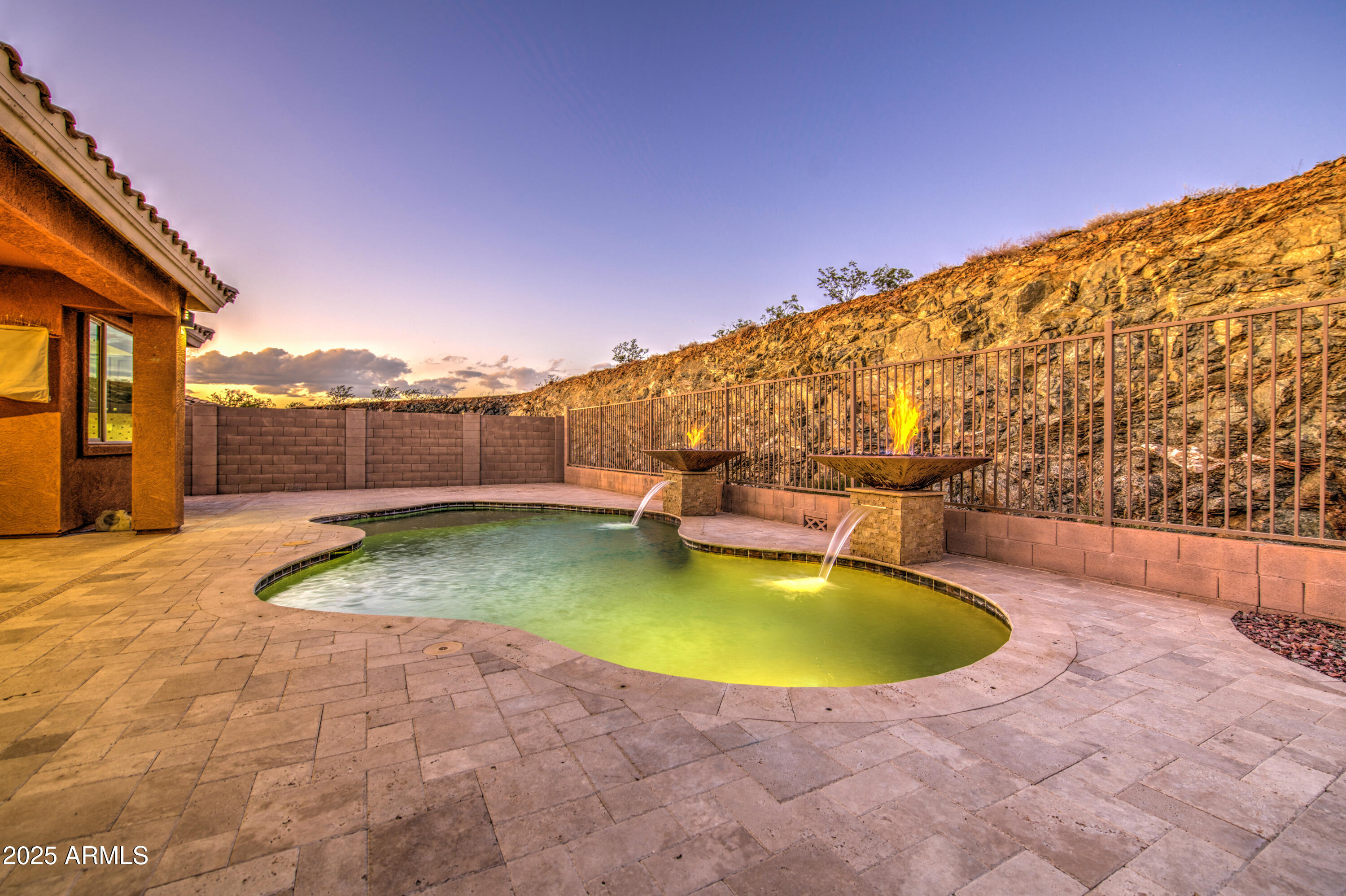 2416 West Hayduk Road Phoenix, AZ 85041 - Photo 41 of 54 Twilight 11
