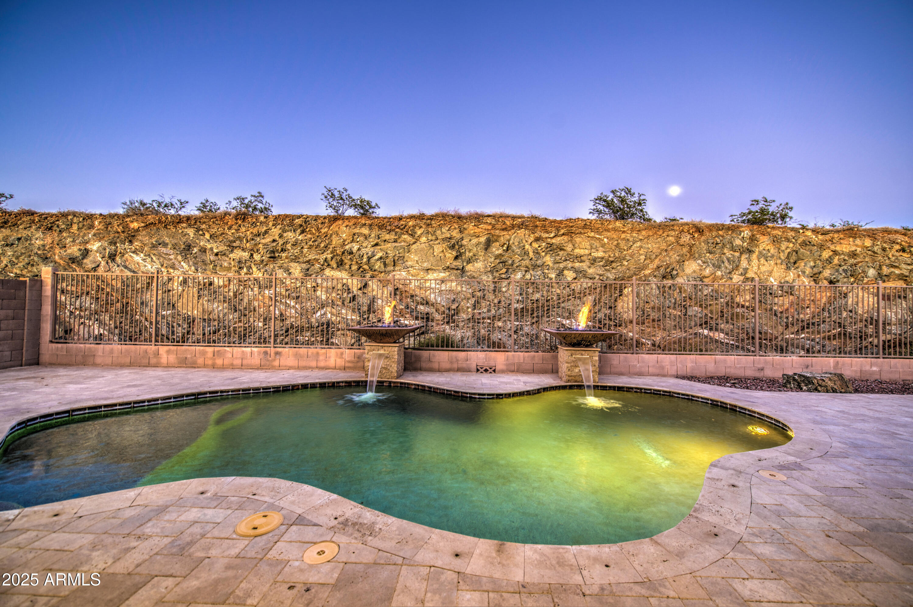 2416 West Hayduk Road Phoenix, AZ 85041 - Photo 42 of 54 Twilight 7