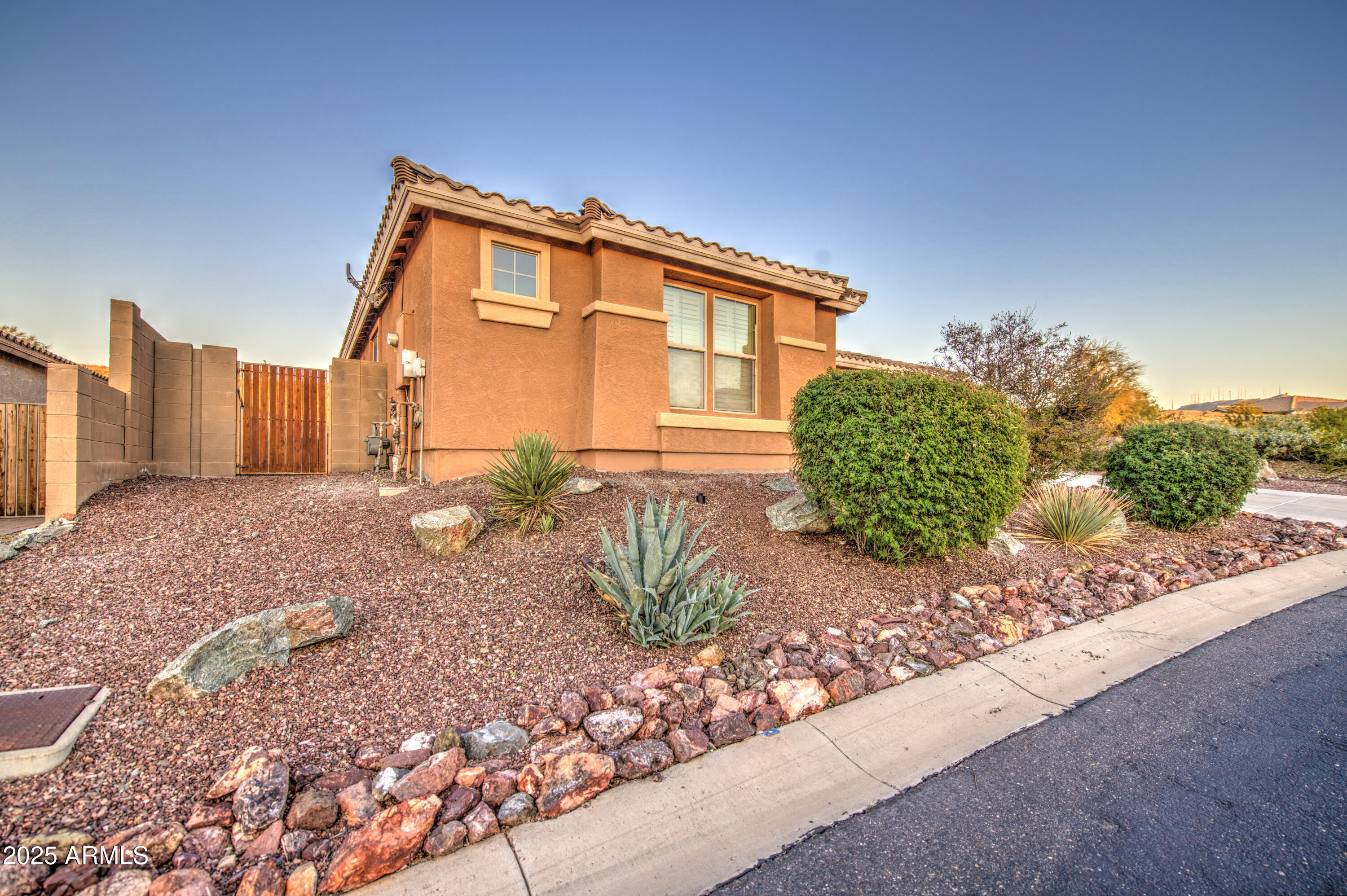 2416 West Hayduk Road Phoenix, AZ 85041 - Photo 51 of 54 Front 4