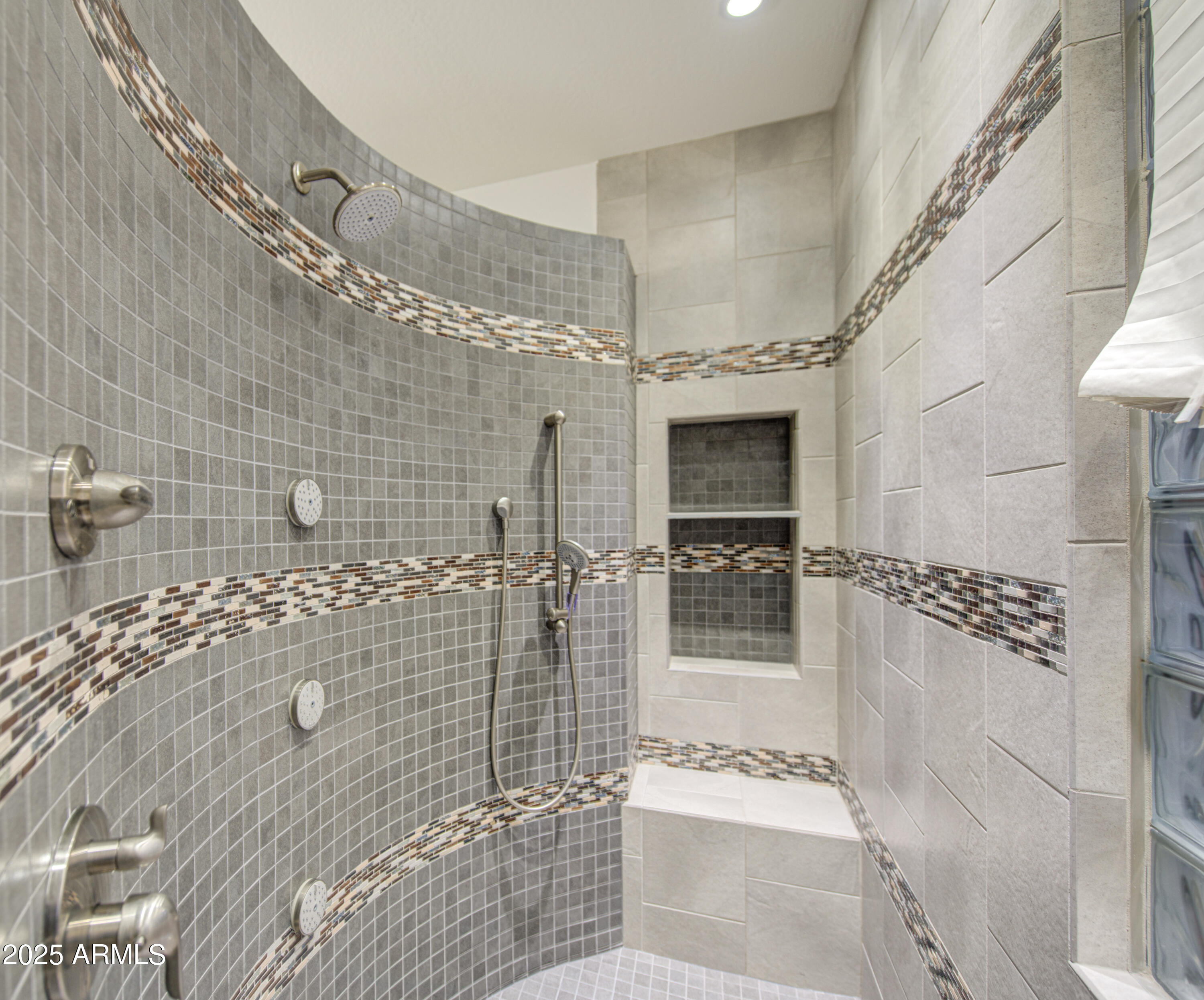 2416 West Hayduk Road Phoenix, AZ 85041 - Photo 6 of 54 Primary Bath 5