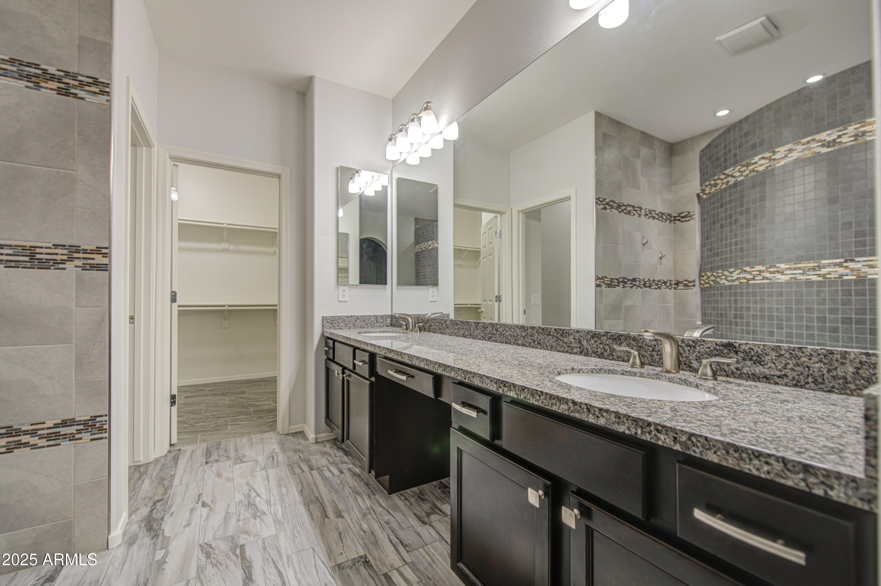 2416 West Hayduk Road Phoenix, AZ 85041 - Photo 8 of 54 Primary Bath 2