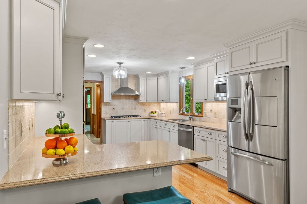 12 Bird Road Mansfield, MA 02048 - Photo 9 of 42 Gallery Image 9