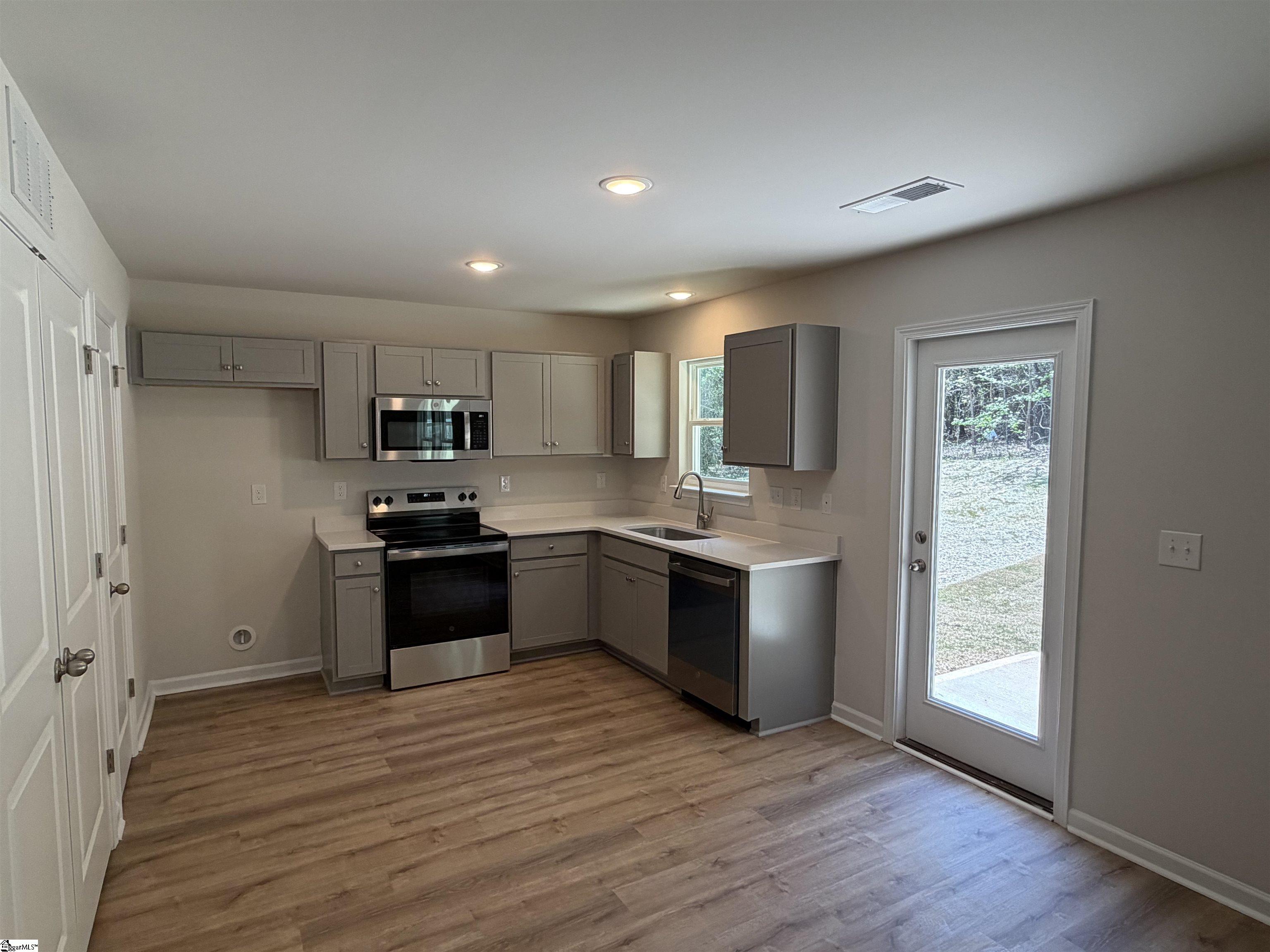 101 Malibu Road Liberty, SC 29657 - Photo 4 of 12