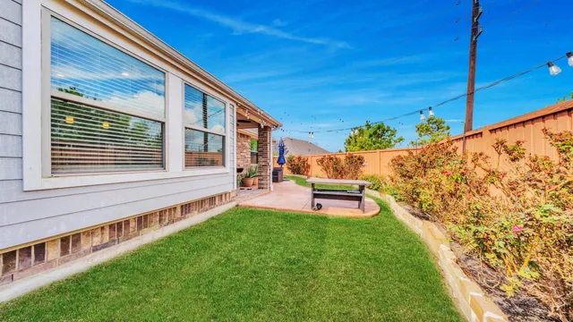 $329,900 | 6123 Dovetail Cliff Court, Katy, TX 77493