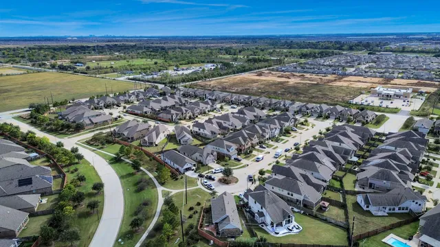 $329,900 | 6123 Dovetail Cliff Court, Katy, TX 77493