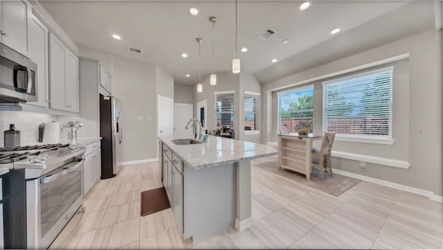 $329,900 | 6123 Dovetail Cliff Court, Katy, TX 77493