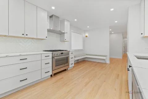 $1,150,000 | 535 Waukegan Road, Lake Forest, IL 60045