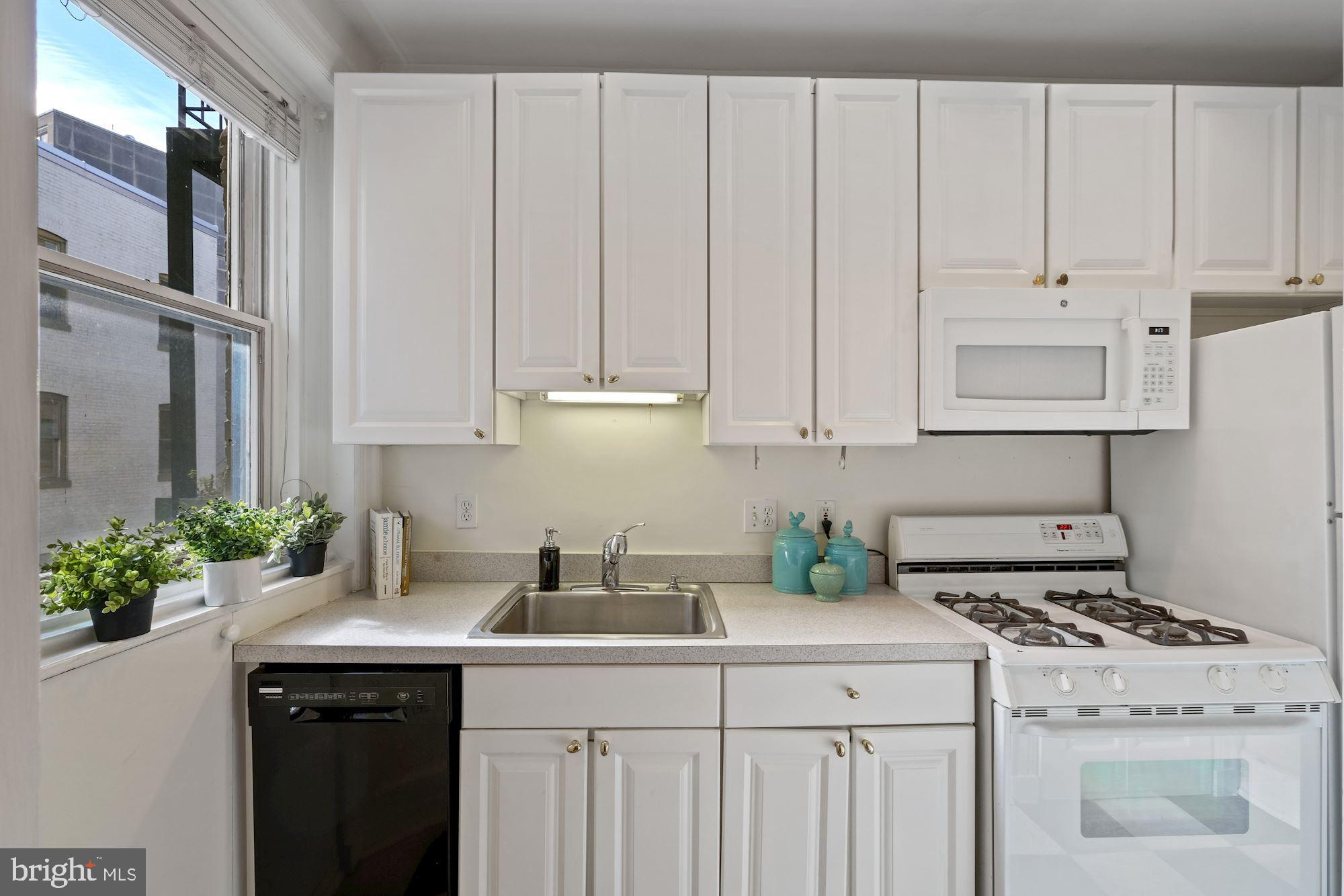 1734 P Street Northwest, Unit 43 Washington, DC 20036 - Photo 15 of 29