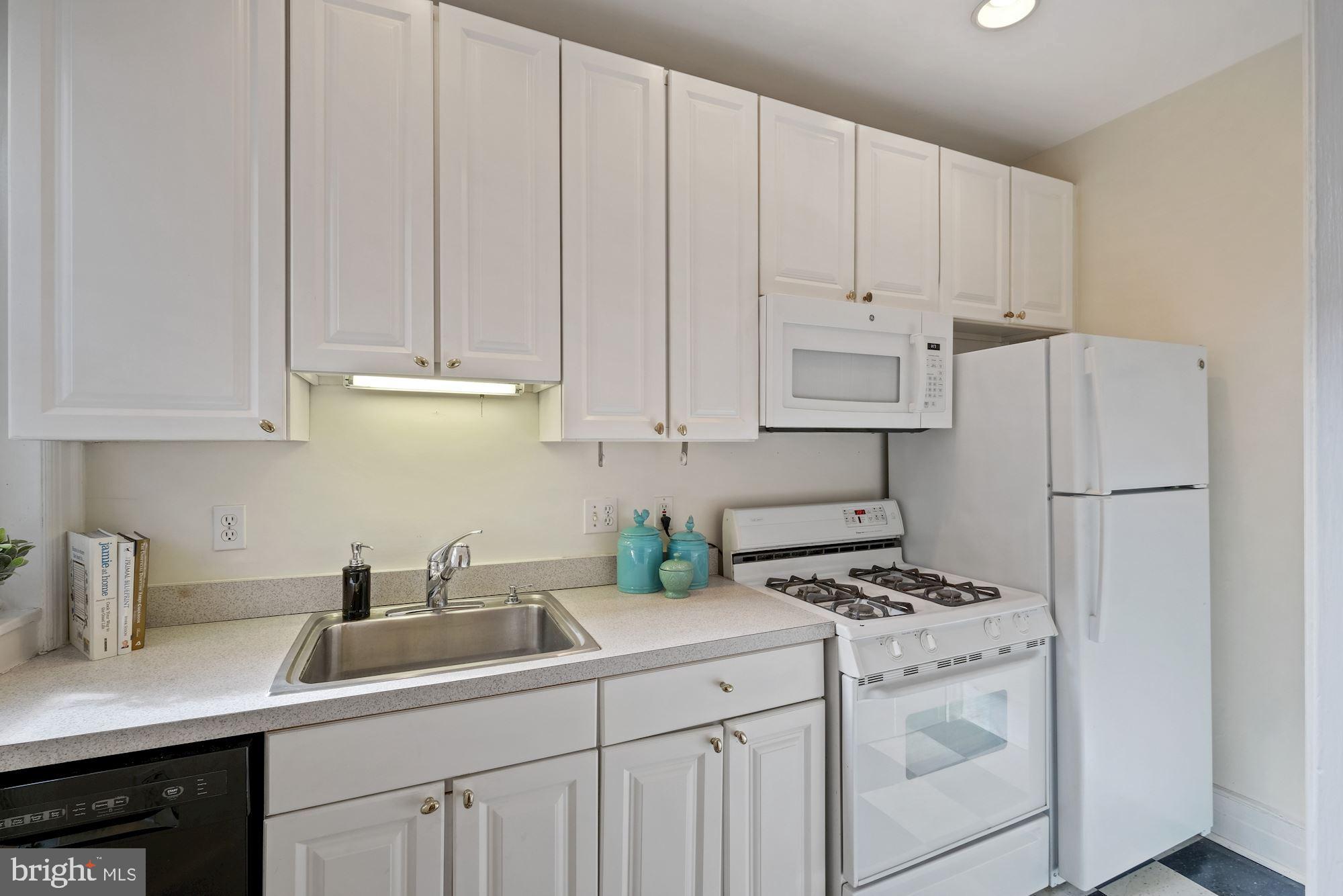 1734 P Street Northwest, Unit 43 Washington, DC 20036 - Photo 17 of 29