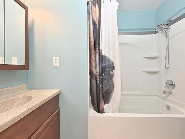 $250,000 | 40 Marks Drive, Silver Bay, MN 55614