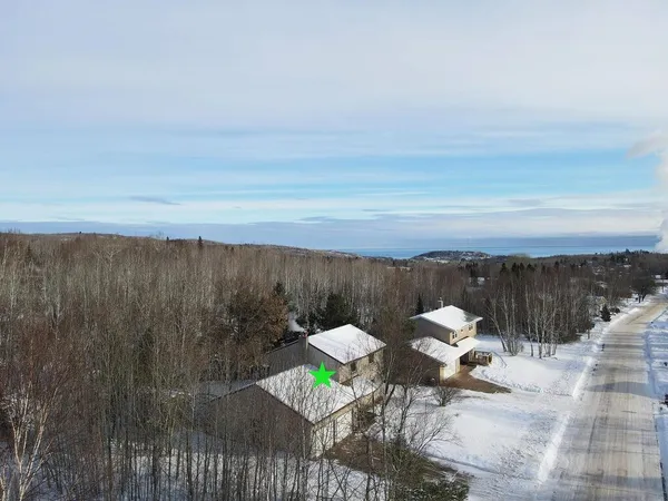 $250,000 | 40 Marks Drive, Silver Bay, MN 55614
