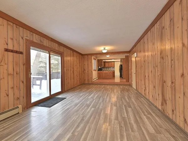 $250,000 | 40 Marks Drive, Silver Bay, MN 55614