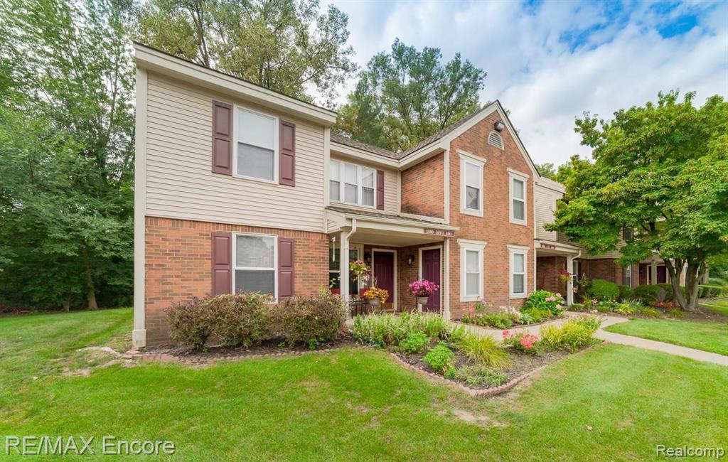 1510 Porter Circle Rochester Hills, MI 48307 - Photo 2 of 28