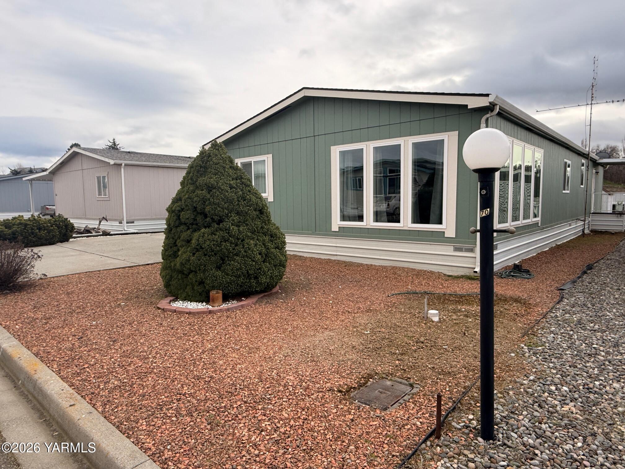 1100 South Euclid Road, Unit 68 Grandview, WA 98930 - Photo 3 of 19 IMG_2456