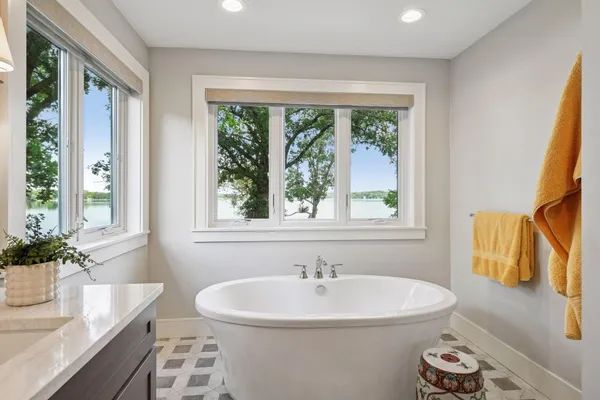 $3,395,000 | 5112 South Lakeshore Drive, Independence, MN 55359