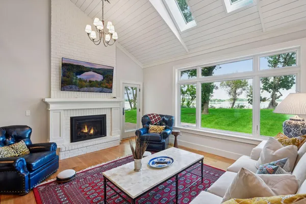 $3,395,000 | 5112 South Lakeshore Drive, Independence, MN 55359