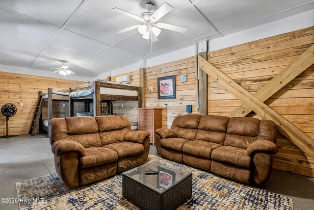 $580,000 | 1679 Hemingway Drive Southwest, Ocean Isle Beach, NC 28469