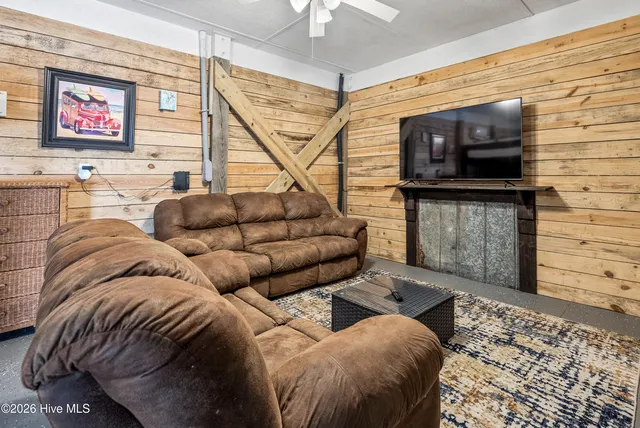 $580,000 | 1679 Hemingway Drive Southwest, Ocean Isle Beach, NC 28469