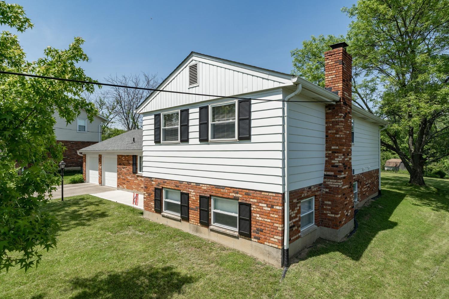 832 Yorkhaven Road Springdale, OH 45240 - Photo 4 of 41