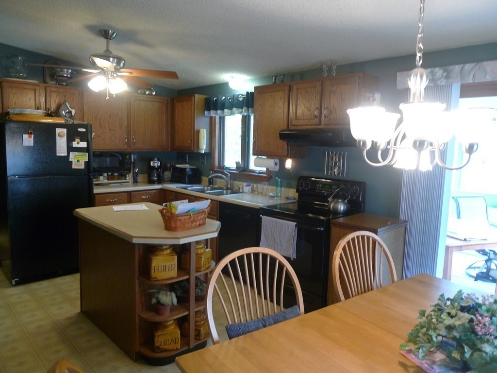 221 Senator Street Springfield, MA 01129 - Photo 12 of 20 Gallery Image 12