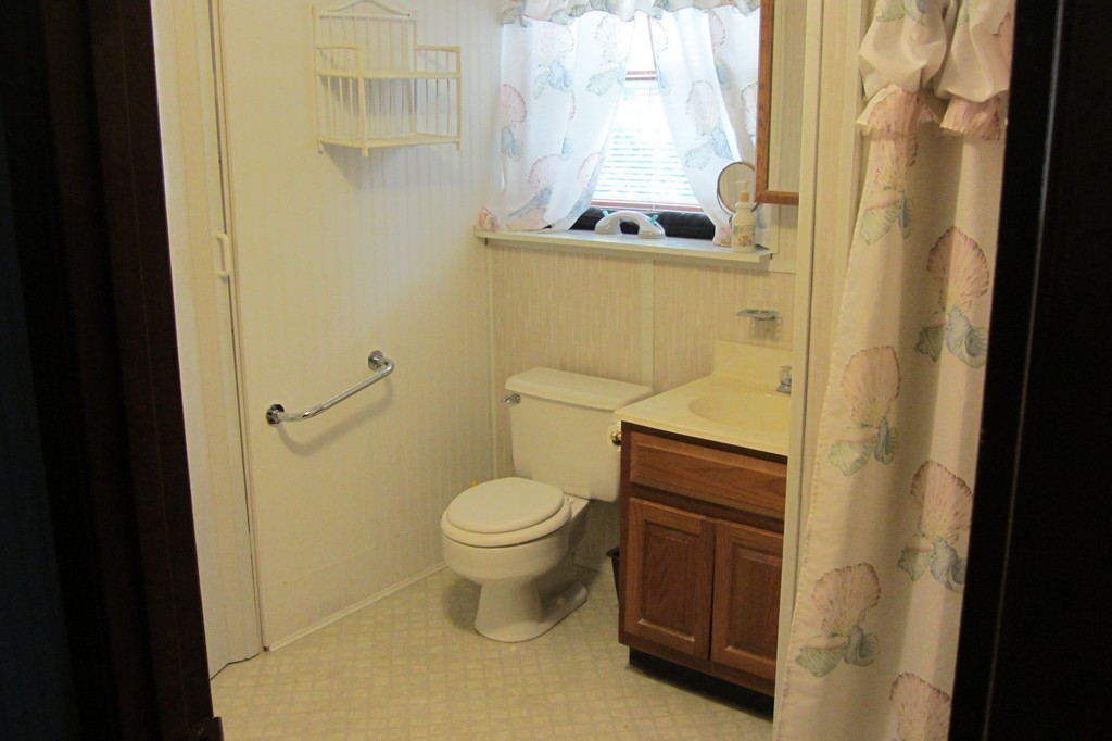 221 Senator Street Springfield, MA 01129 - Photo 18 of 20 Gallery Image 18