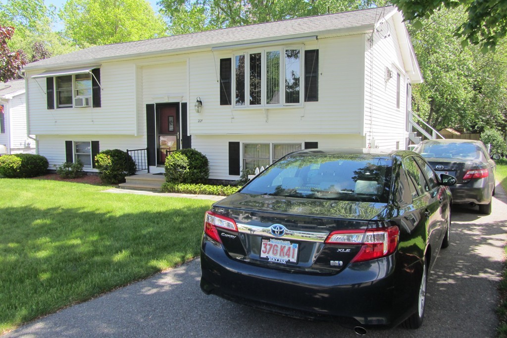 221 Senator Street Springfield, MA 01129 - Photo 20 of 20 Gallery Image 20