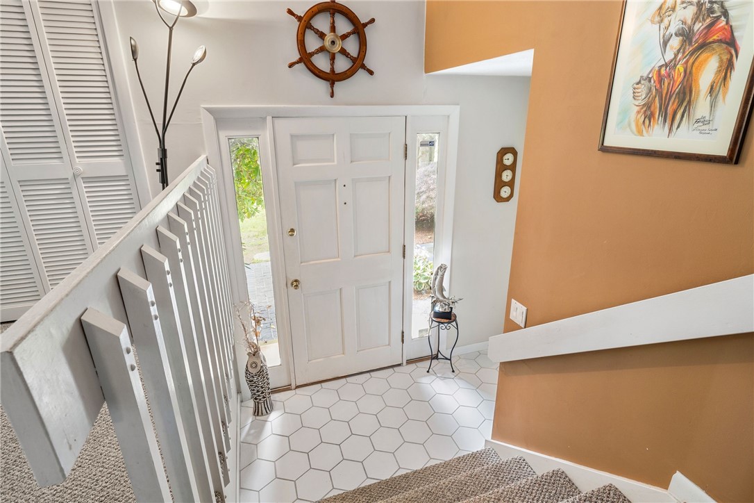 264 Boston Neck Road Narragansett, RI 02882 - Photo 10 of 49