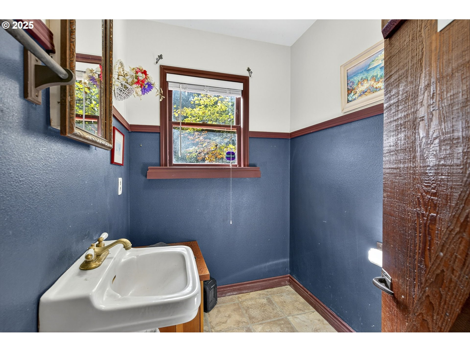 22415 South Saling Road Estacada, OR 97023 - Photo 19 of 46 Bathroom