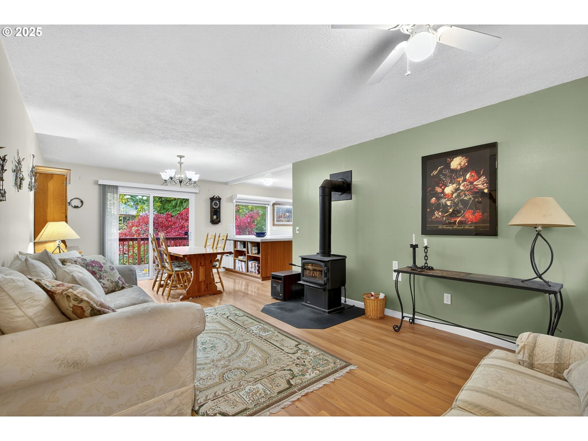22415 South Saling Road Estacada, OR 97023 - Photo 6 of 46 Living Room