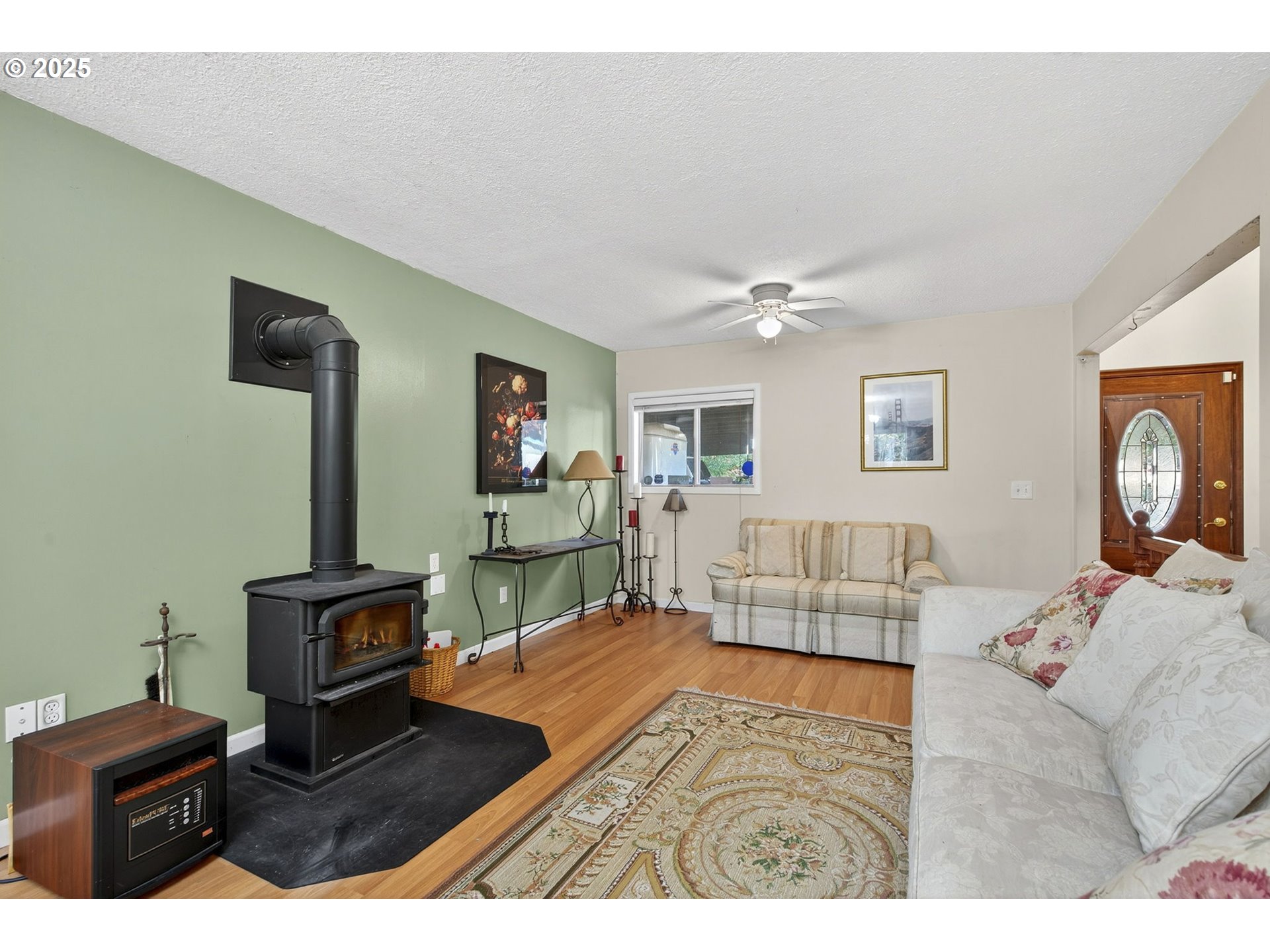 22415 South Saling Road Estacada, OR 97023 - Photo 8 of 46 Living Room