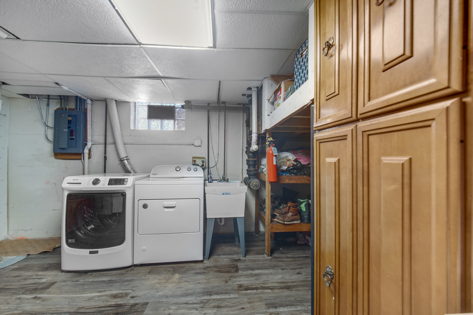2296 185th Place Lansing, IL 60438 - Photo 26 of 32 a utility room with dryer and washer