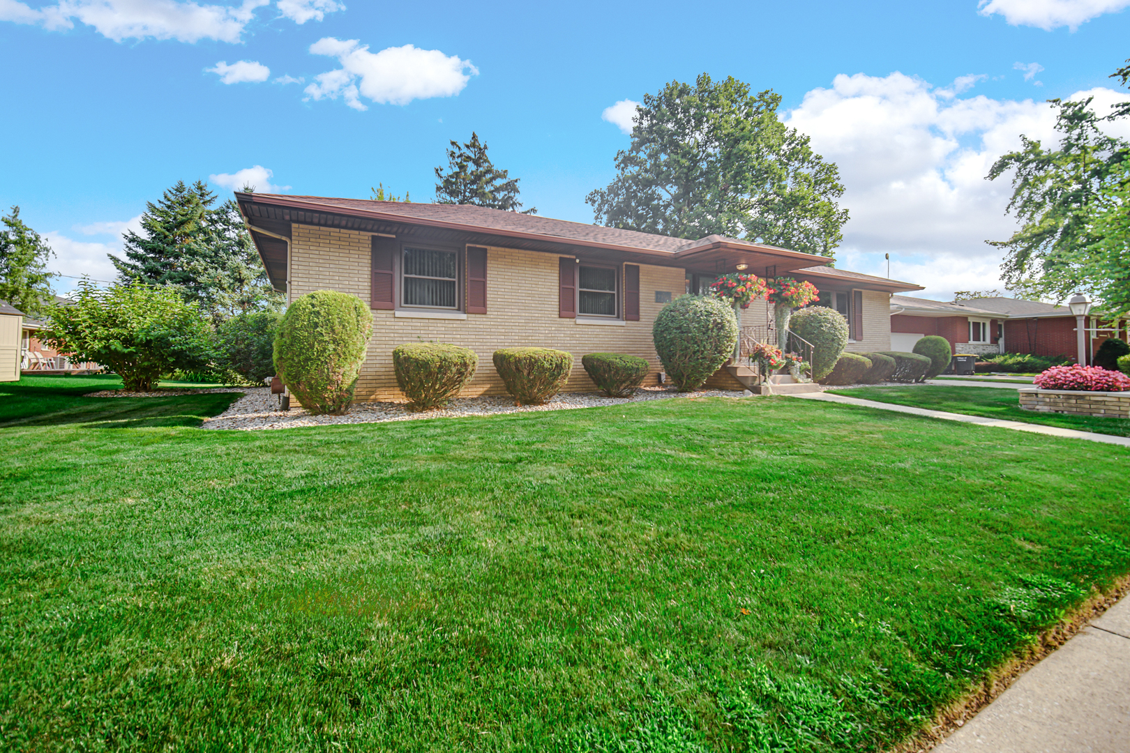 2296 185th Place Lansing, IL 60438 - Photo 31 of 32 a front view of house with yard and green space