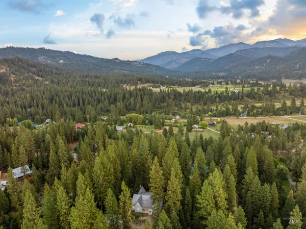 $749,900 | 149 Scriver Woods Road, Garden Valley, ID 83622