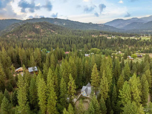 $749,900 | 149 Scriver Woods Road, Garden Valley, ID 83622