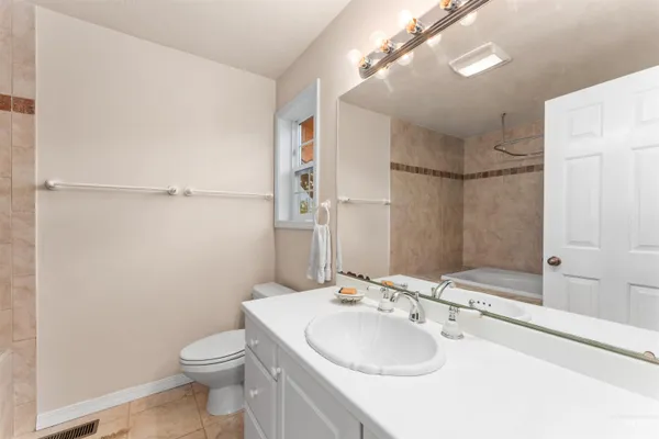 $749,900 | 149 Scriver Woods Road, Garden Valley, ID 83622