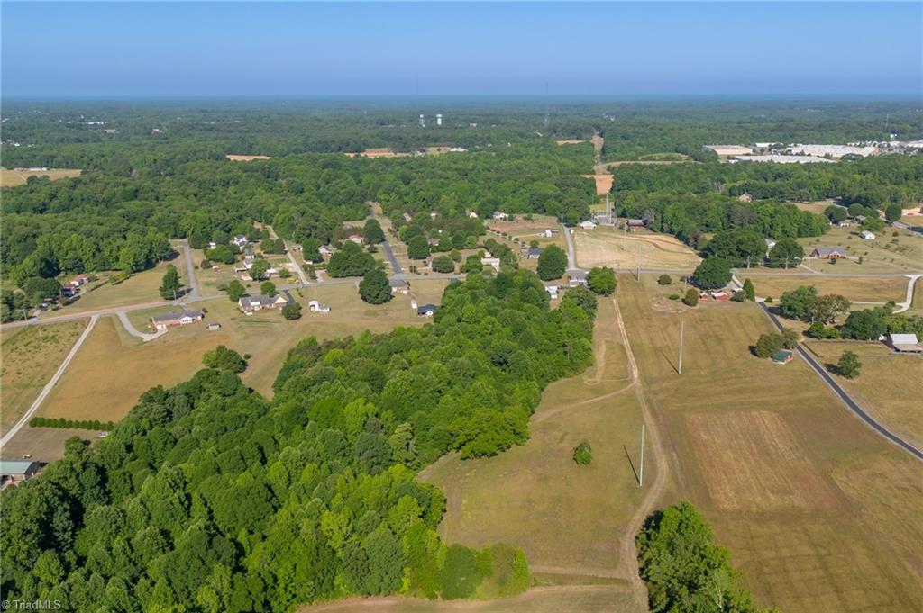 292 Lighthouse Lane Lexington, NC 27295 - Photo 2 of 7