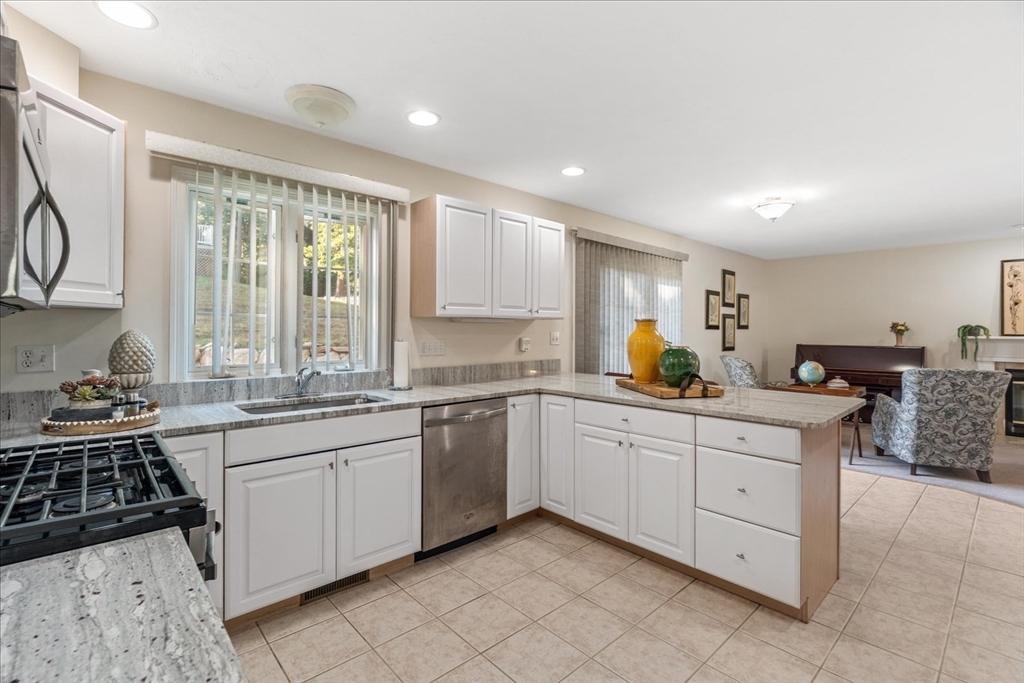 22 Fiske Road Ashland, MA 01721 - Photo 17 of 42