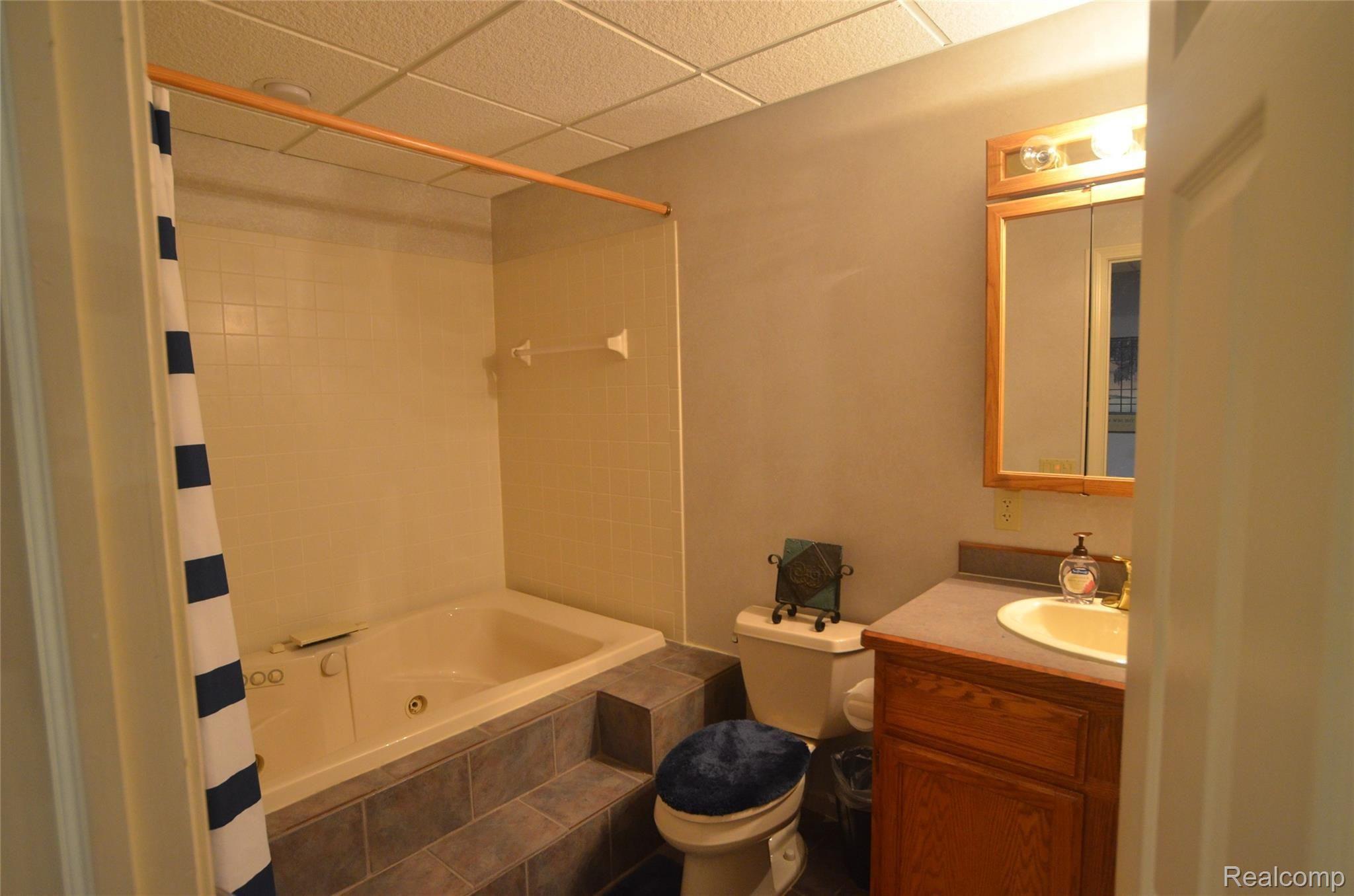 1649 Millbrook Road Canton, MI 48188 - Photo 37 of 44 Basement Full Bath