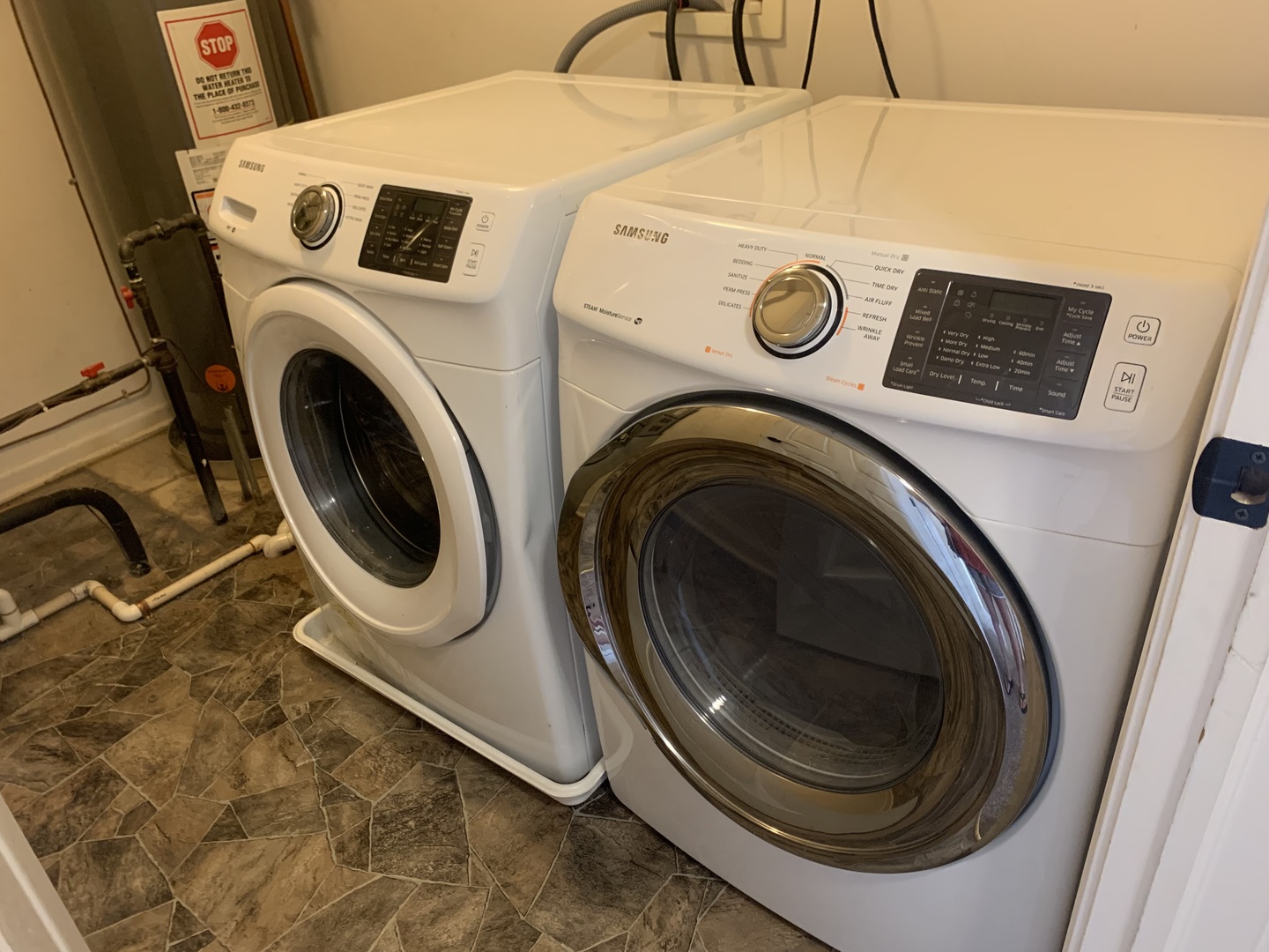 909 Genesee Drive Naperville, IL 60563 - Photo 18 of 26 a utility room with dryer and washer
