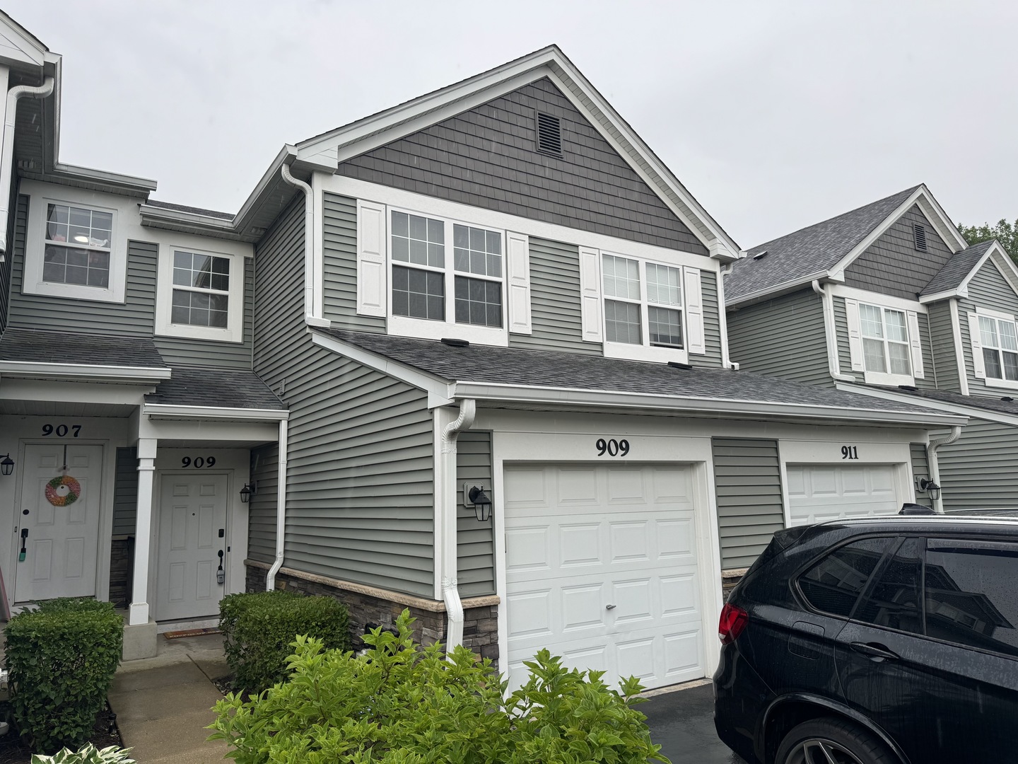 909 Genesee Drive Naperville, IL 60563 - Photo 24 of 26 a house view