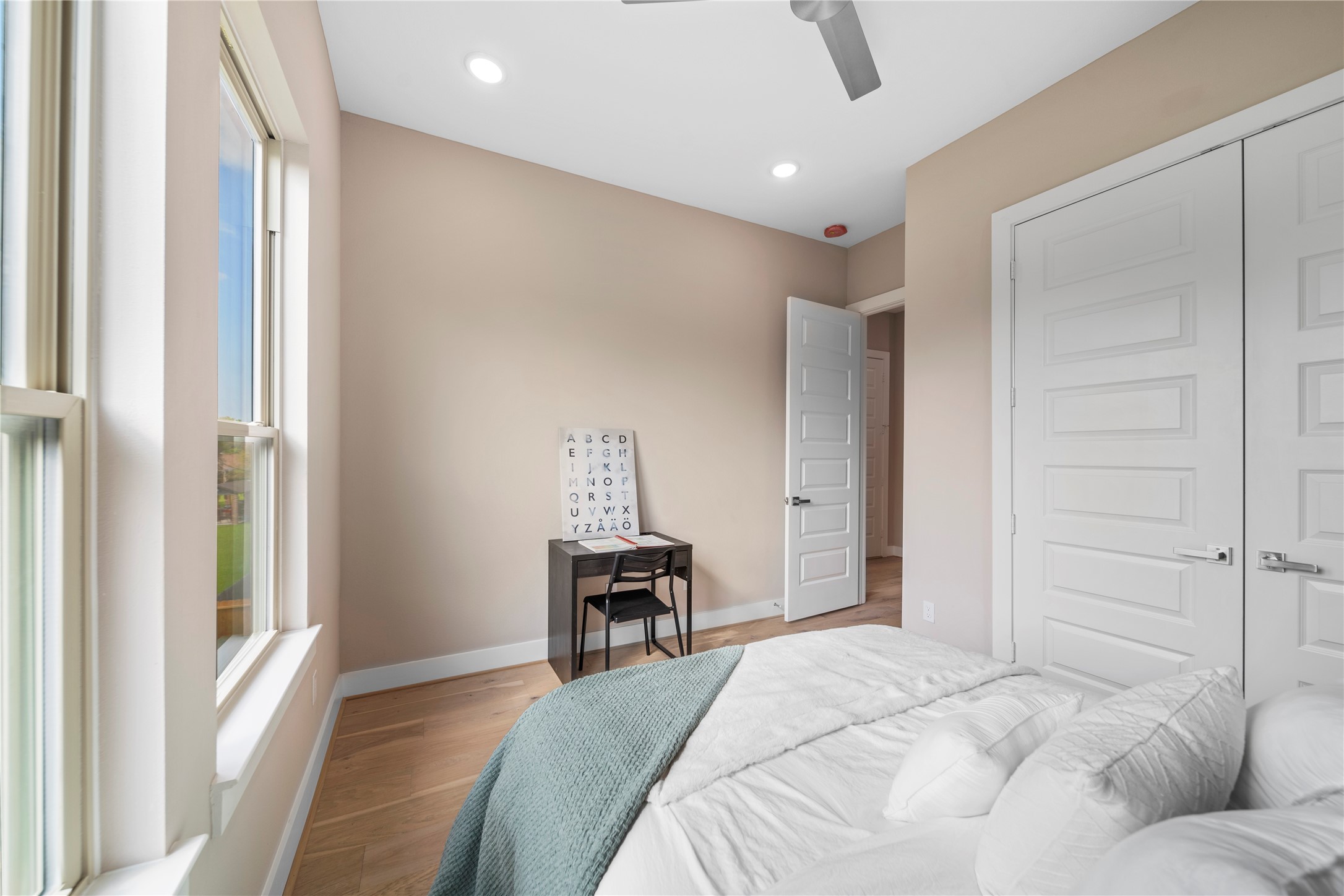 303 Queen Sude Lane Houston, TX 77091 - Photo 7 of 27