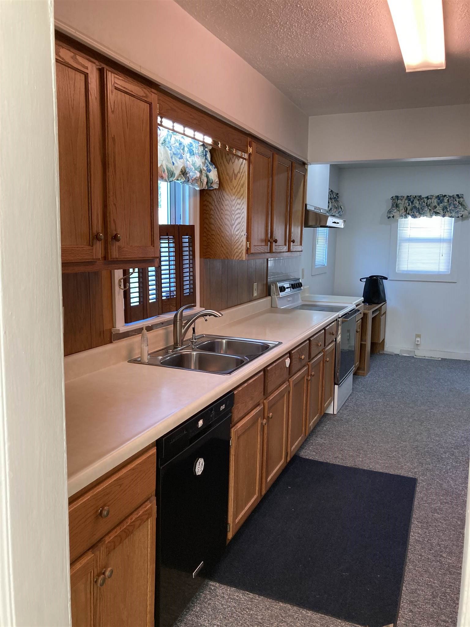 55096 Moss Road South Bend, IN 46628 - Photo 3 of 36 Gallery Image 3