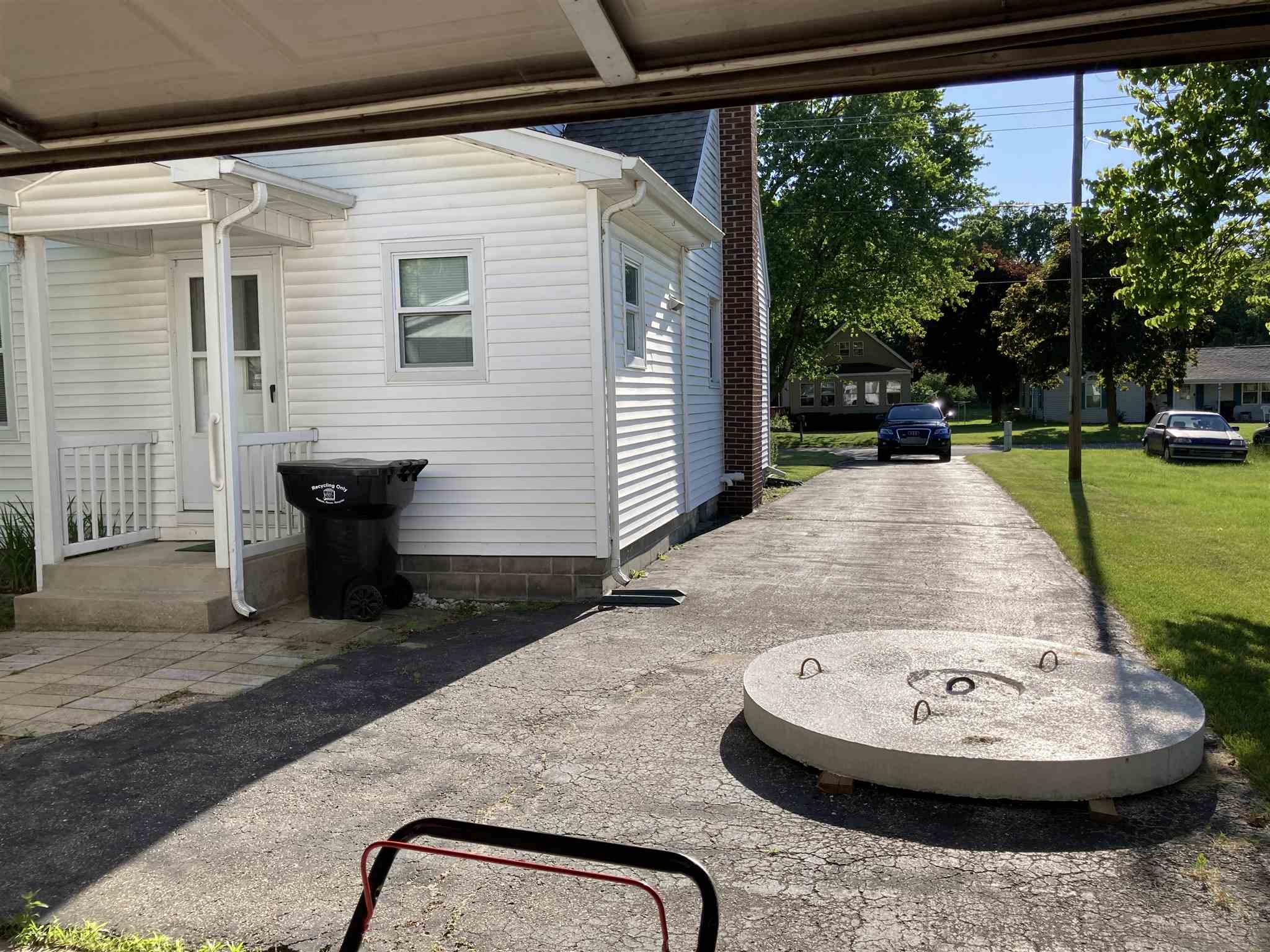 55096 Moss Road South Bend, IN 46628 - Photo 22 of 36 Gallery Image 22