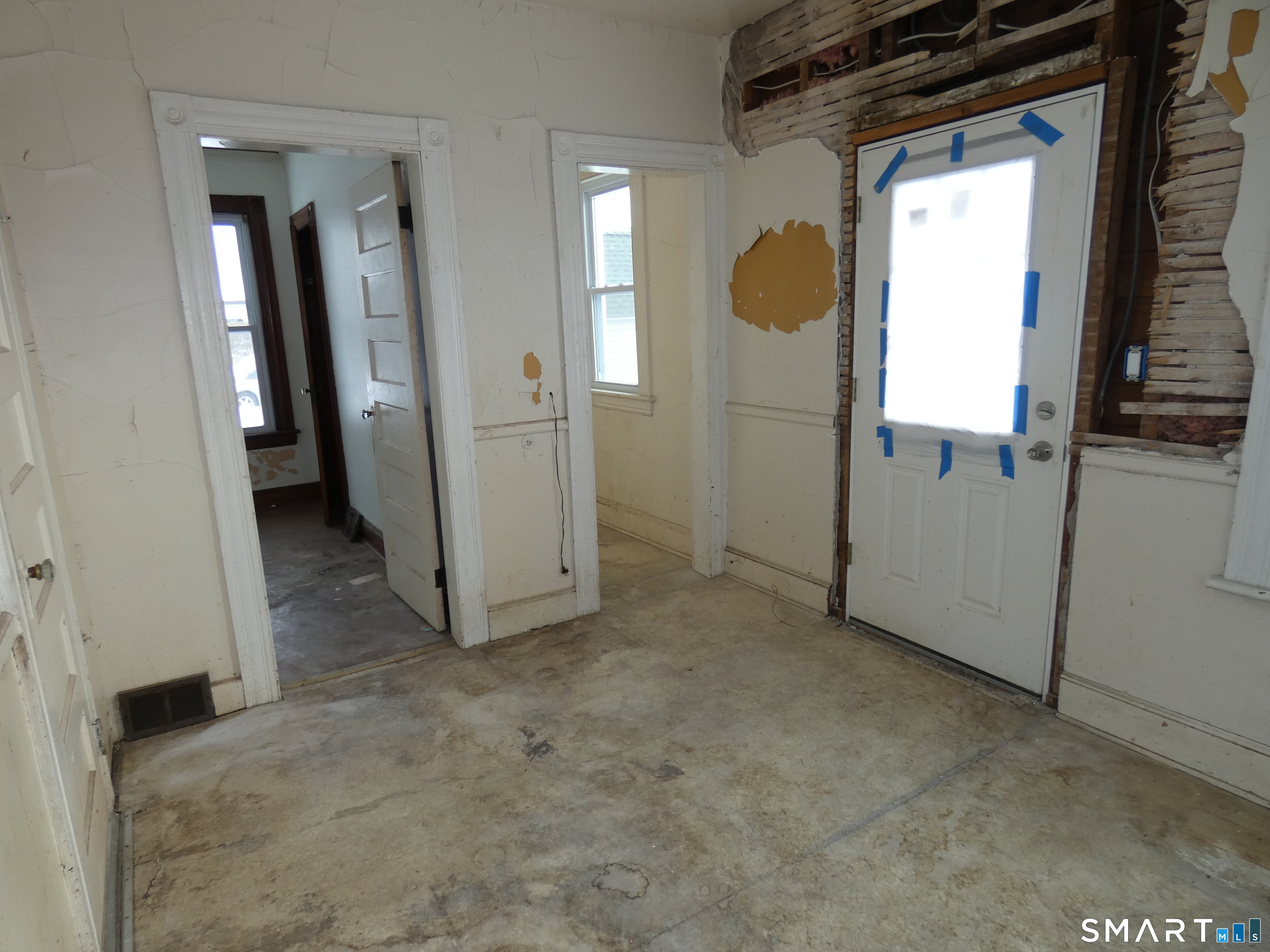 46 York Street Bridgeport, CT 06610 - Photo 11 of 21 a view of a room with a hallway