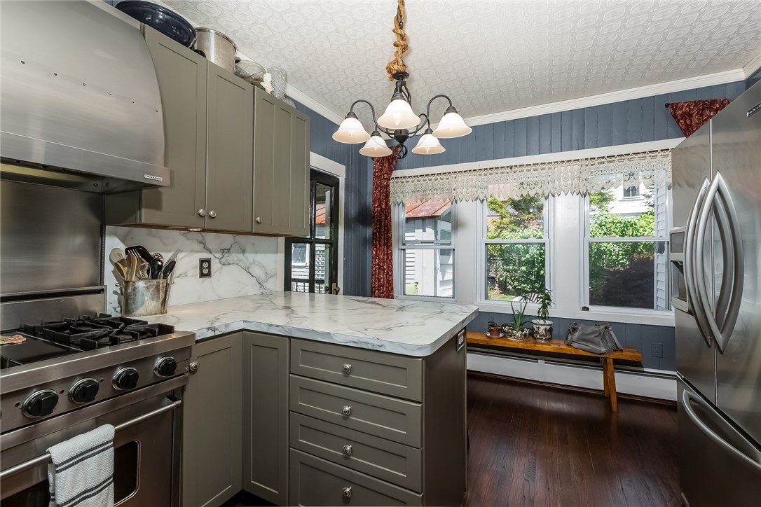 51 9th Avenue Warwick, RI 02886 - Photo 12 of 36