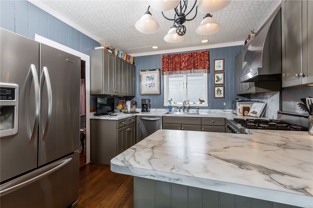 51 9th Avenue Warwick, RI 02886 - Photo 13 of 36