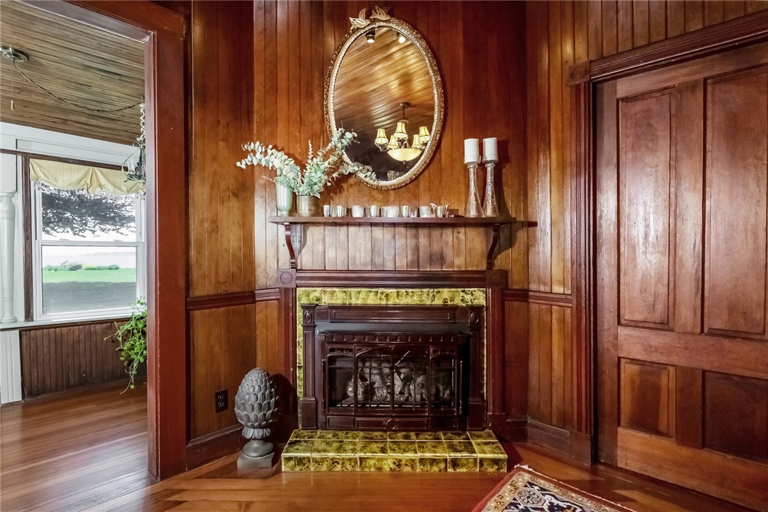 51 9th Avenue Warwick, RI 02886 - Photo 4 of 36