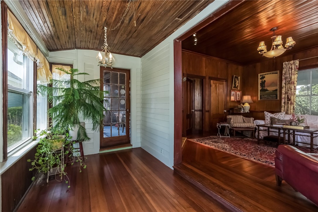 51 9th Avenue Warwick, RI 02886 - Photo 8 of 36