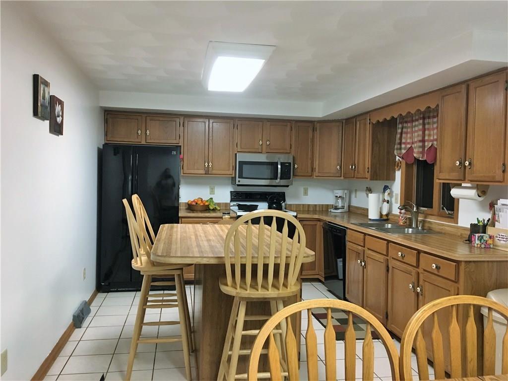 240 Nutt Road Grove City, PA 16127 - Photo 4 of 15