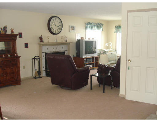 106 Santoro Road Worcester, MA 01606 - Photo 2 of 17 Gallery Image 2